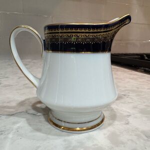 RARE Legacy by Noritake Creamer